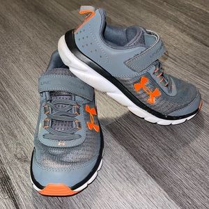 Under Armour Size 1 Shoes